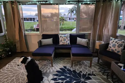 Image de Beautiful, Pet friendly home on canal. Great for fishing, kayaks &  snowbirds