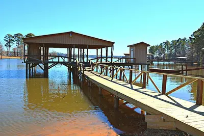 Image de Waterfront 3 bedroom home right outside North Toledo Bend State Park.