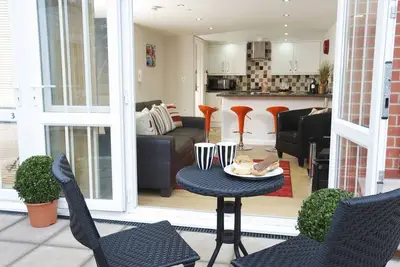 Image de A contemporary mews style house in the heart of Weymouth, only minutes from the beach.