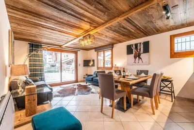 Image de 50m du centre station, Rez-de-chaussée, terrasse, parking, télévision, casier à ski, 58m², Morzine