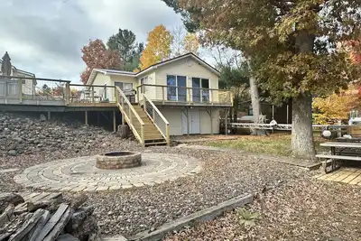 Image de Large group lakeside getaway on Big Yellow Lake! ! Pet friendly! !