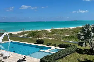 Image de Coach House suite with unbelievable view of the Sea of Abaco and the beach