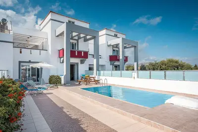 Image de Maison de campagne \"Blue Pearl\" avec piscine privée, terrasse privée et Wi-Fi