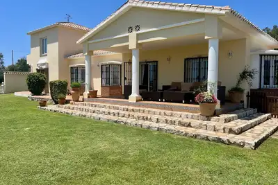 Image de Villa 'Villa in Mijas Golf' avec vue sur la mer, Wi-Fi et climatisation