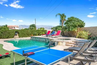 Image de Oasis in the sun - Pool/Spa/Ping Pong/Bbq, Gorgeous mnt views!
