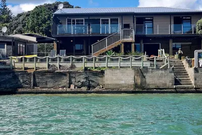 Image de Waterfront Location holiday accommodation