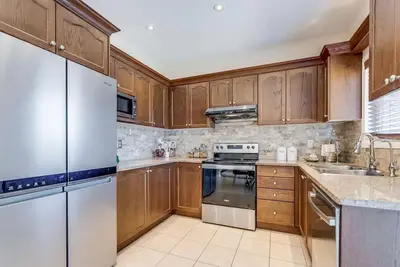 Image de Modern 5br near Toronto w/ private yard, Bbq, Ps4