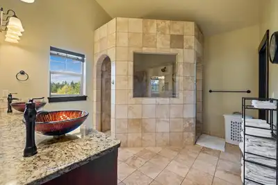 Image de Quiet, Cozy Luxury Home on McCall Golf Course