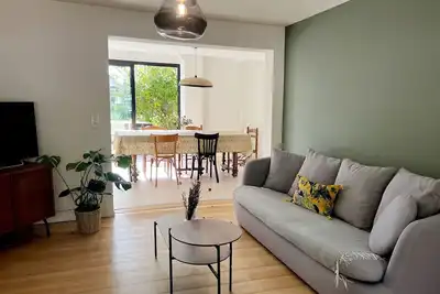 Image de Maison de charme rénovée avec terrasse, centre de Thann, proche vignobles et randonnées