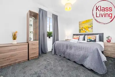 Image de Modern 2 bedroom apartment close to local amenities.