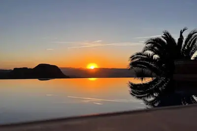 Image de Al Qasr Villa: Infinity pool, Summer Kitchen;1500m2 plot, Fast Wifi, mountains