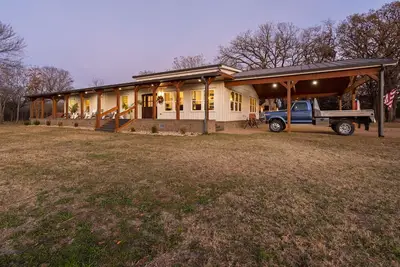 Image de Welcome to our picturesque ranch oasis less than 1 hour from Dfw!