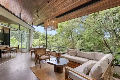 Image de Treehouse Hideaway in Tamarindo Jungle with Pool & Open-Air Living Room