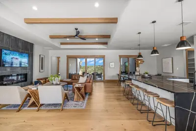 Image de Cliffside Retreat High Above Pedernales River