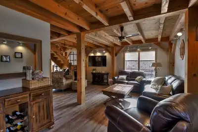 Image de Water Street Cabin! Waterfront 2 bedroom, 1. 5 bath, sleeps 8