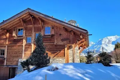 Image de Chalet cocooning, centre Combloux, terrasse & jardin, vues Mont-Blanc/Fiz/Aravis