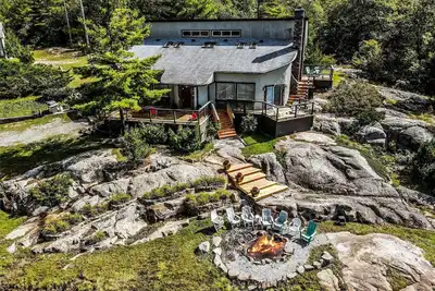 Image de Beautiful Waterfront Retreat On Georgian Bay