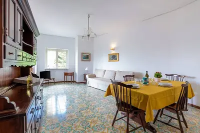 Image de Appartement à Sorrente avec 2 chambres à coucher, 5 couchages