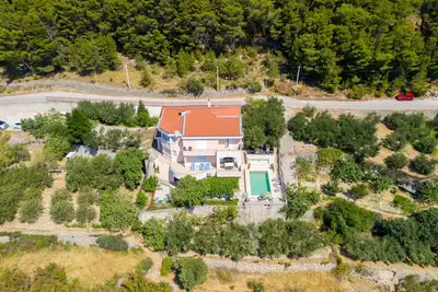 Image de Luxury vacation Villa with amazing views, pool and jacuzzi