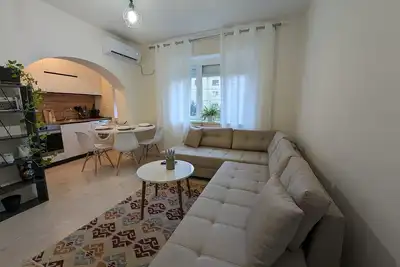 Image de Modern Cozy Apartment, 10 Minutes Walk to Skanderbeg Square / City Center