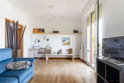 Image de Roomy Flat Near the Hospital Riuniti With Parking!