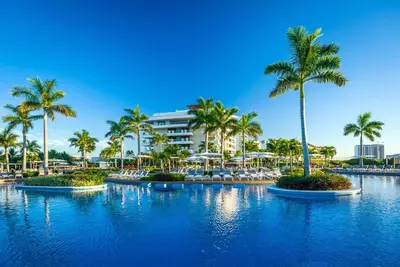 Image de Coastal resort condo with a tranquil ocean view and beautiful tropical pools