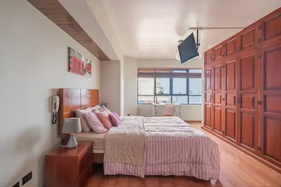 Ocean View Apartment 3bed 3. 5bath two story free parking luxury