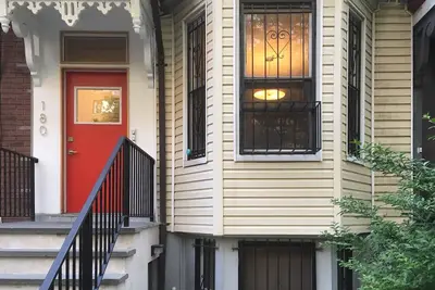 Beautiful Brooklyn 2bdrm duplex w/deck, backyard