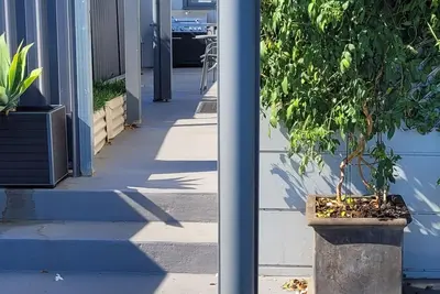 Image de Unit  3. . . . . Pet-Friendly. . Opposite  Water. . Garage Parking. . Lower Level. .