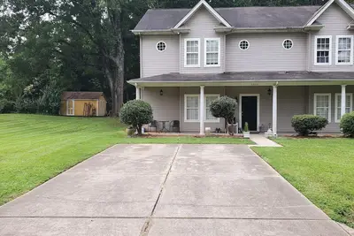 Image de Quiet Getaway in Perfect location. . . Plenty of room for friends and family