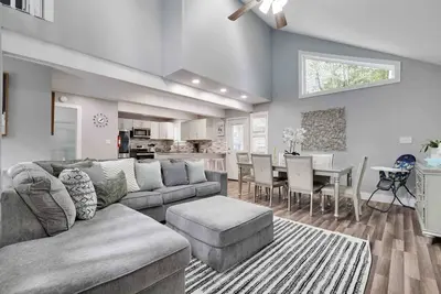 Image de Modern Poconos Central Cozy 5br Home - Game Room