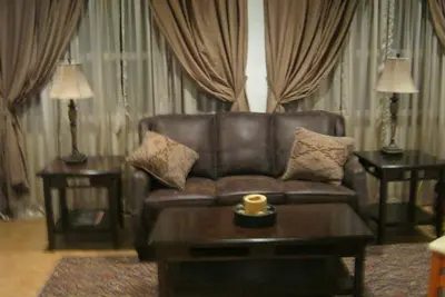 Image de Luxury Kiva Town Home Suite\n6 Minutes from Taos in the beautiful Taos Canyon.