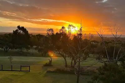 Image de Beaches / Family Getaway / Amazing views / Golf / Wineries / Hot springs. \n \n\n\n