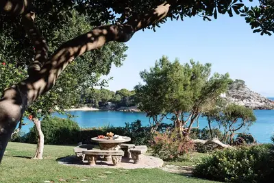 Cozy Villa in Front of the Turquoise sea