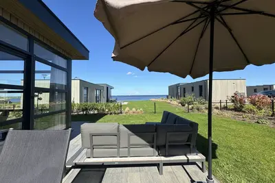 Image de Mit Zaun & Meerblick - Zweite Reihe - Modernes Chalet Ijsselmeerblick