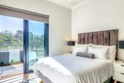 Image de #001 Newlands Peak Elegance