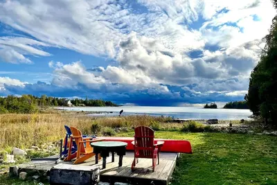 Image de Waterfront Bliss at The Lookout: Serene and Spacious