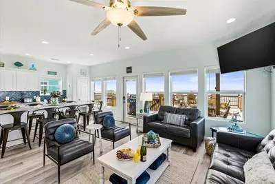 5br Beachfront | Ocean Views, Bar & Entertainment Area