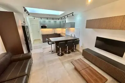 Image de Modern 4 bed 4 en-suite house - Great location