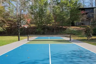 Image de Epic Retreat I Pickleball I Basketball I Arcade I Putting Green I Air Hockey