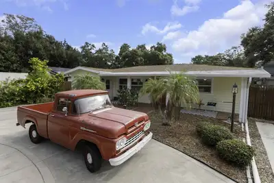Image de Florida Retro Home minutes from the famous Clearwater Beach and Honeymoon Island
