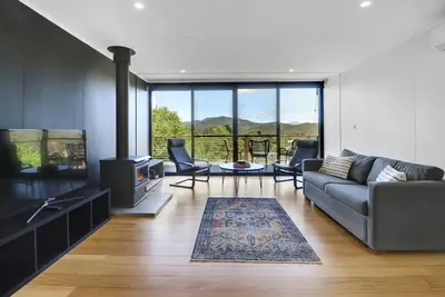 Image de Kirribilli: 2  Br, 1. 5  Ba House in Goughs Bay, Sleeps 4