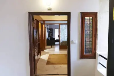 Image de Elegantly furnished spacious 3 Bhk apartment