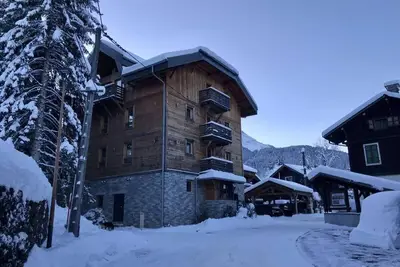Image de 2ème étage, balcon, cheminée ou poêle à bois, télévision, casier à ski, 185m², Morzine
