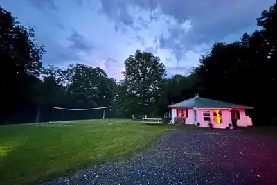 Image de Cassio’s Cottage - A private, cozy little place under PoCo’s dark skies