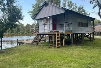 Image de Relaxing on the River