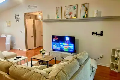 Image de The Town & Country - 4br, 3ba on 1. 5 acres