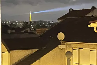 Image de Belle Maision proche Paris, parking gratuite avec jardin, vue la Tour Eiffel