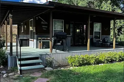 Image de Studio type cabin with access to use of private park on the banks of the Animas.