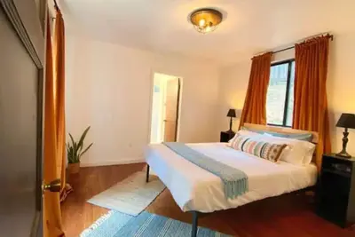 Image de Secluded cottage 1 mile from downtown Ukiah!